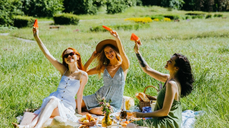 pexels-koolshooters-food&hair