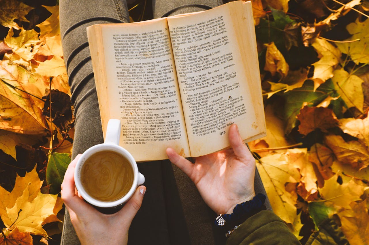 pexels-geriart-book-reading