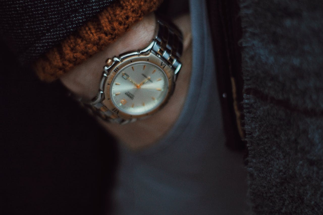 pexels-kurchakto-hand_watches