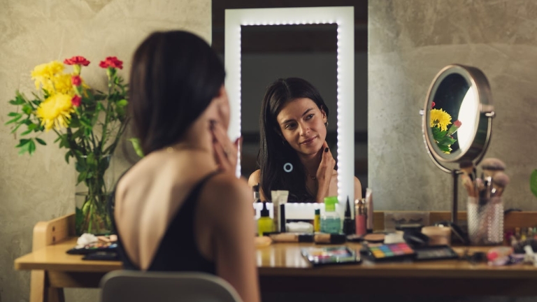 pexels-cristian-rojas-makeup