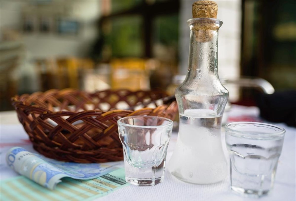 Tsipouro-ouzo-raki