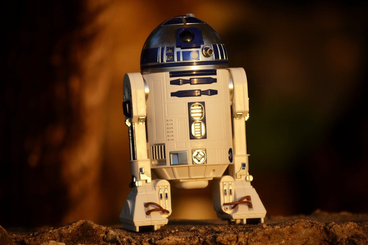 pexels-onewayupfusion-R2D2-starwars