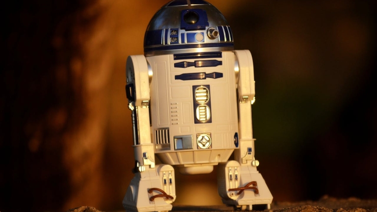 pexels-onewayupfusion-R2D2-starwars