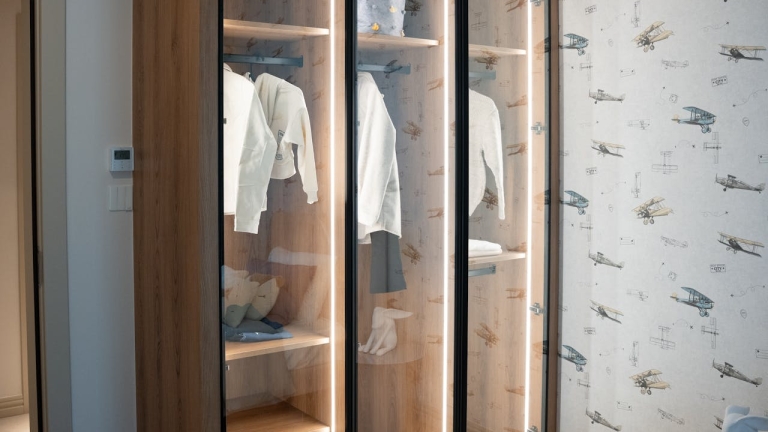 pexels-ansar-muhammad-wardrobe-closet